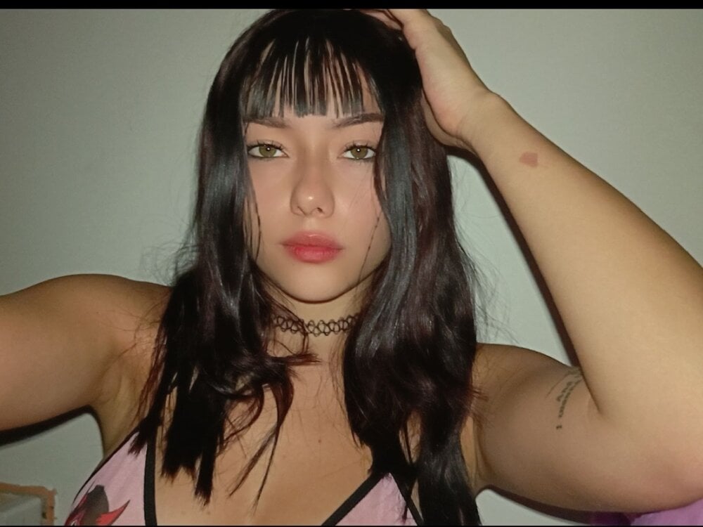 luna_luxe23 webcam profile - Saint Helenian