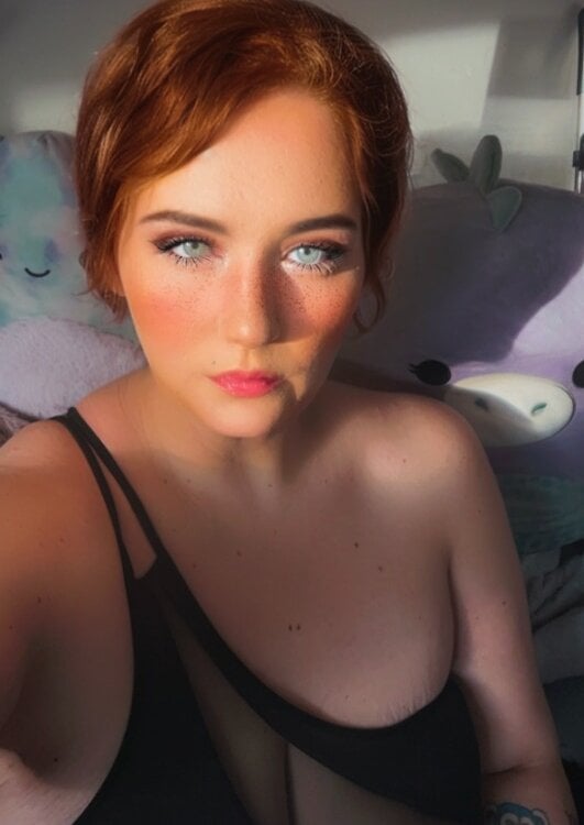 myliveeroticcams.com lilithvv666 livesex profile in red-hair cams