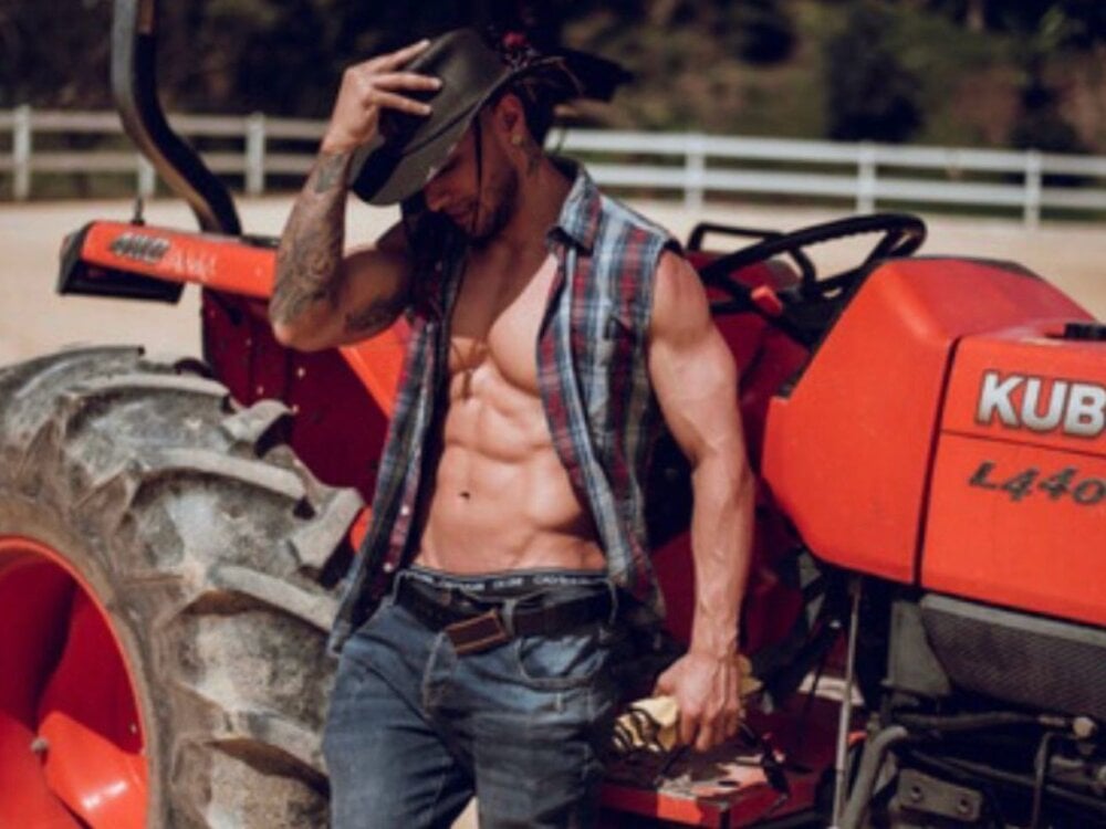 dylan_johnsonn from stripchat