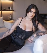 IrisBaker's webcam live show