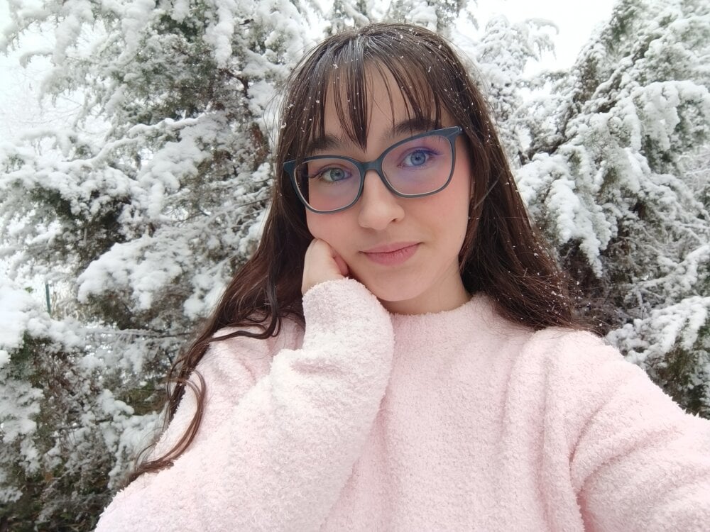 TessaDoll Adlı Modelin Çevrimdışı XXX Sohbeti