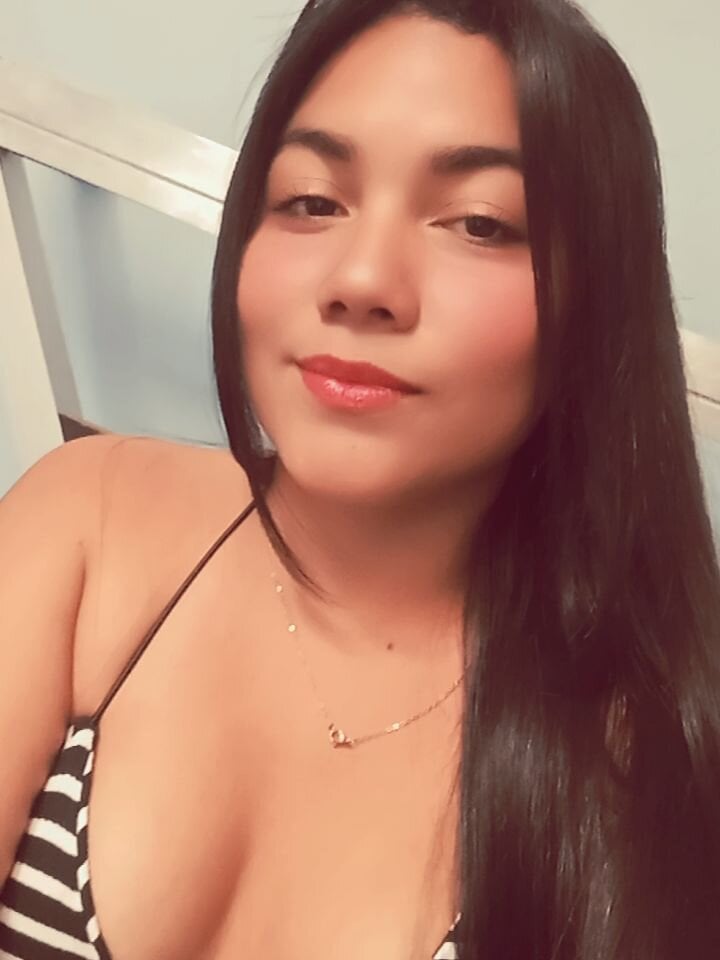 chatnmate.com strella_moon livesex profile in second-circle-of-hell-lust cams