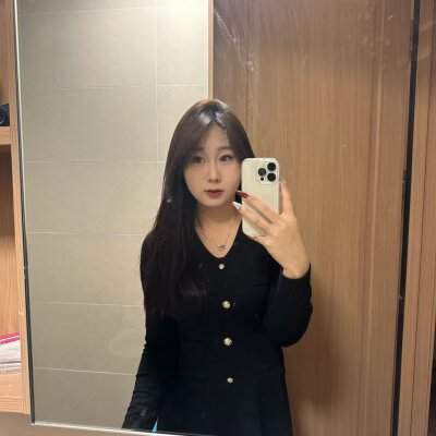 Xiaoxiao96 Live Cam on StripChat