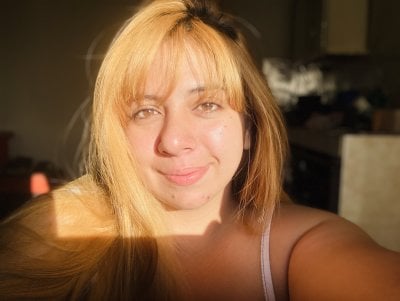 Coraline_latin Female Bbw Live Webcam Striptease