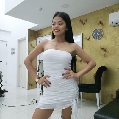 LuckyLadyLaura