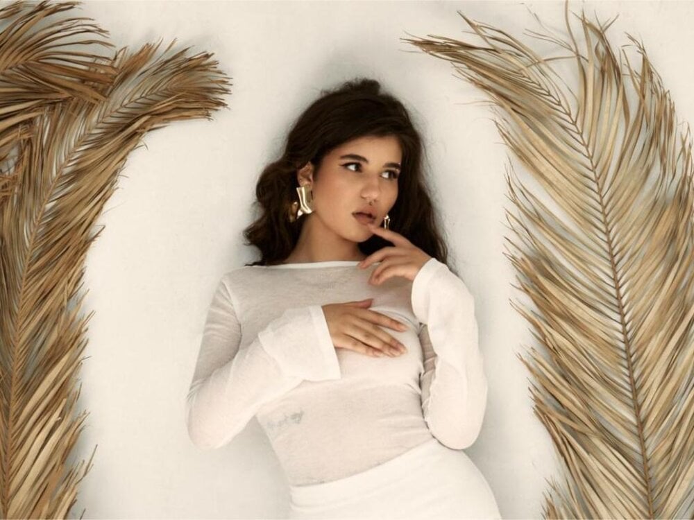 mega-camsex.com anoradark livesex profile in hooker cams