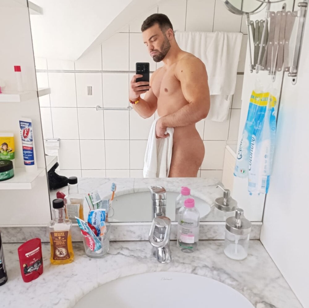 King_fidel nude on cam A