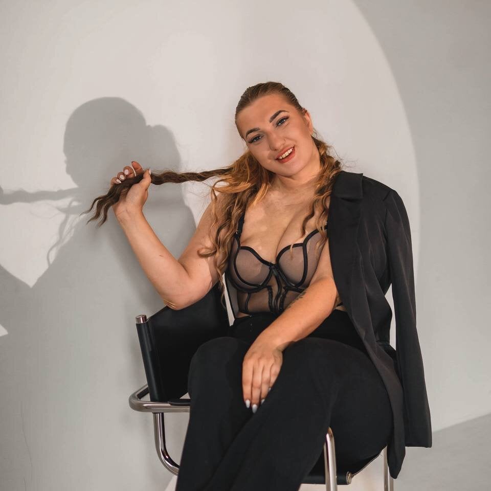 avila_aa from stripchat