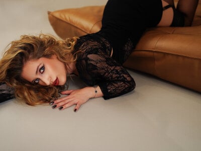 AlissaLips - Stripchat Teen Glamour Cam2cam Girl 