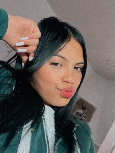 Alexa_roussee_ private show