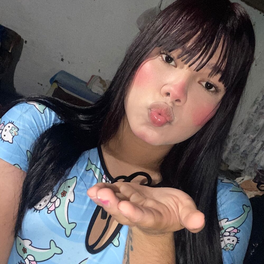 adhara__rose from stripchat