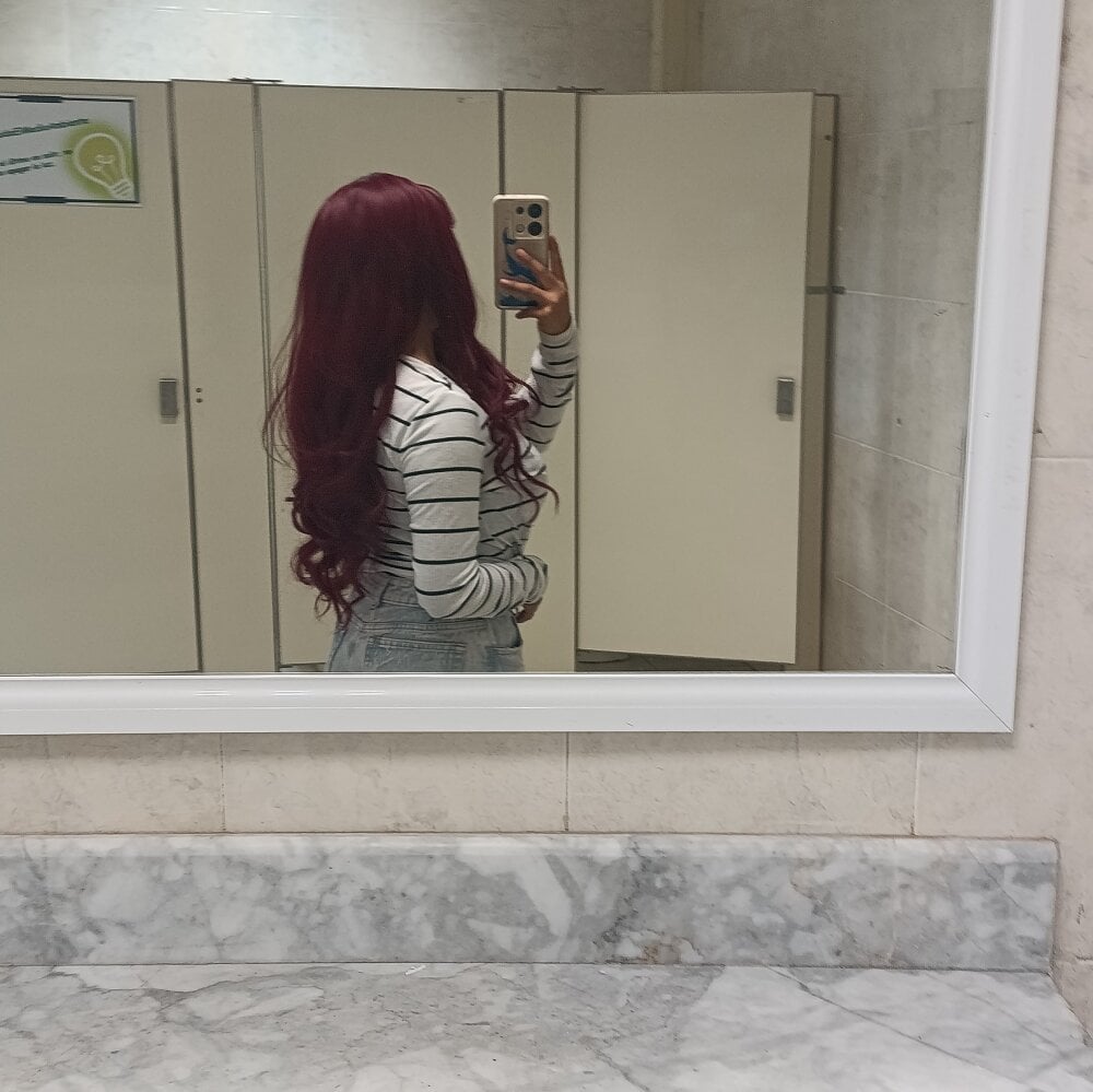 pornos.live sluttytitties livesex profile in latino cams