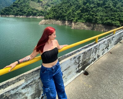 Caroline-fox Female Anallatin Porn Cam