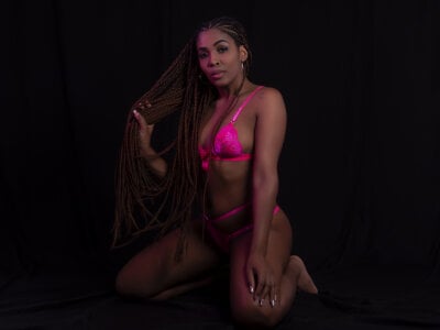 AitanaBrown_ - topless ebony