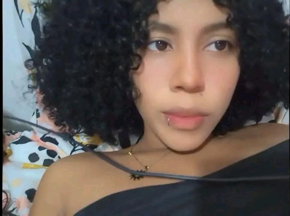 alya_collins