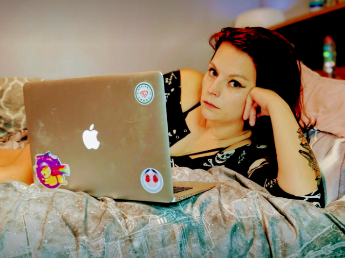 Watch carynn live on cam on StripChat