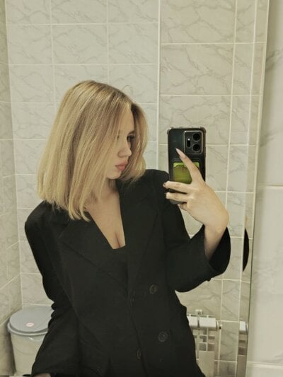 Valerie_Woods - blondes