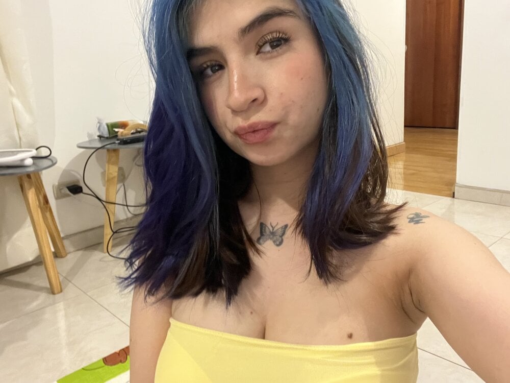 sexlivecamsites.com myanahi_ livesex profile in colorful-hair cams