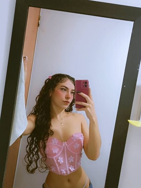 stripchat dulce_harmonny webcam profile pic via watchgirlcam.com