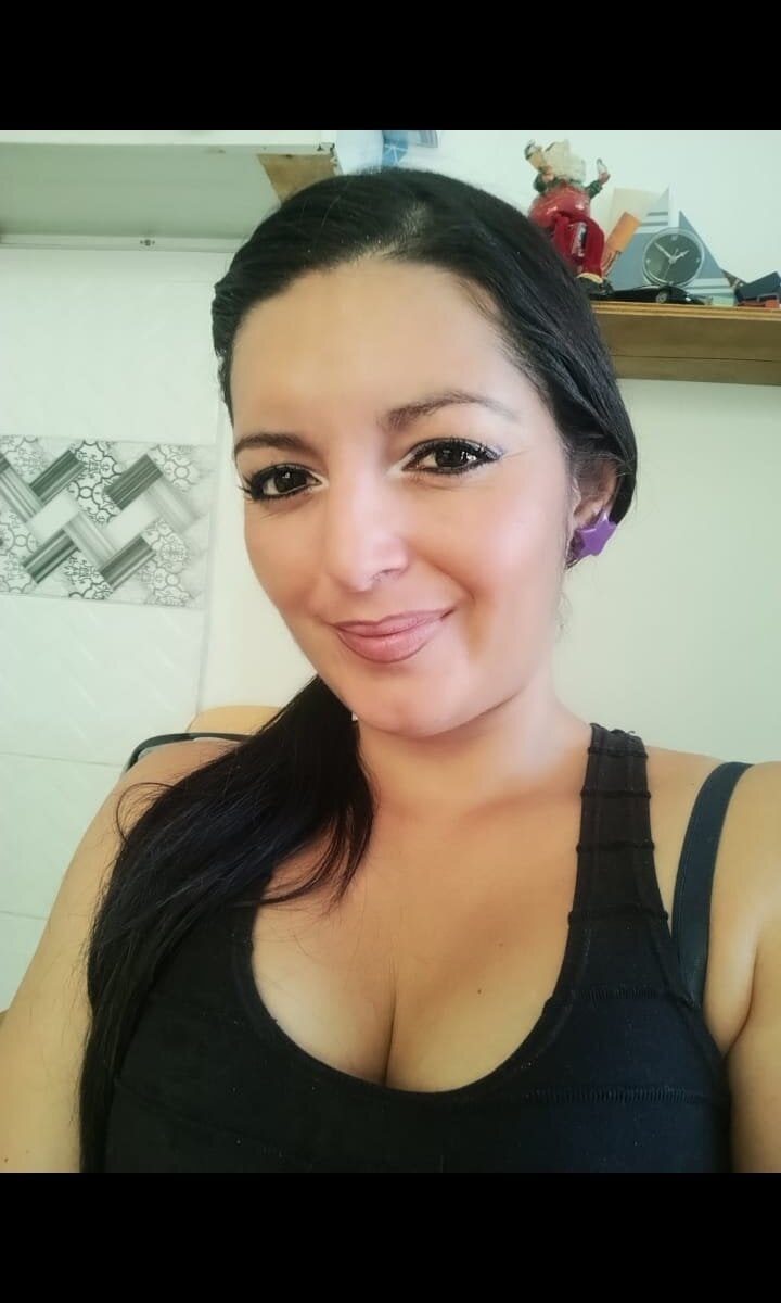 iluvcams.com tania__r livesex profile in geolocation-is-turned-off-use-your-imagination cams