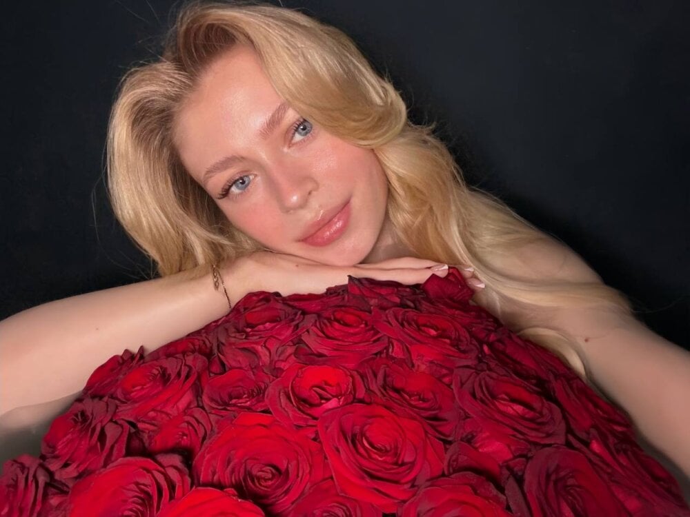 mozaly from stripchat