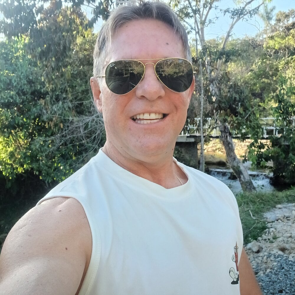 TommyLopez: офлайн-секс-чат