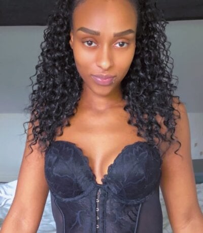 Hazel_Dollxx on StripChat