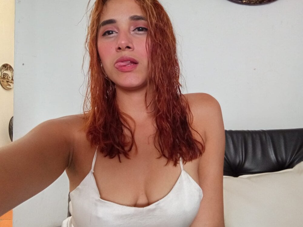 pornsexycams.com lola_mamadas livesex profile in spanish cams