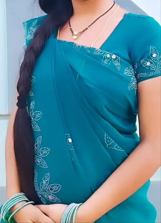 Telugu_servic_girl