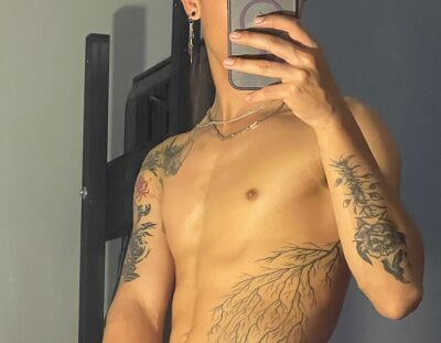 XxAaron_EvilxX Male New Live Webcam Nude