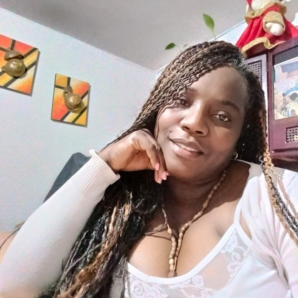 stripchat alaya-15 webcam profile pic via cam-performer.com