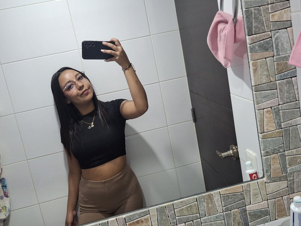 chloebabe24 from stripchat