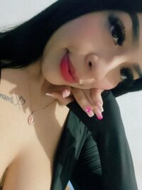 Katie_Jonnes' Offline XXX Chat