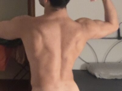 giovanecazzon Live Cam on StripChat