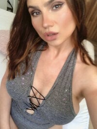 HaileyLauren's Offline Chat Room