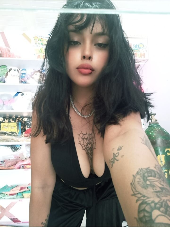 Lilith_Yours02