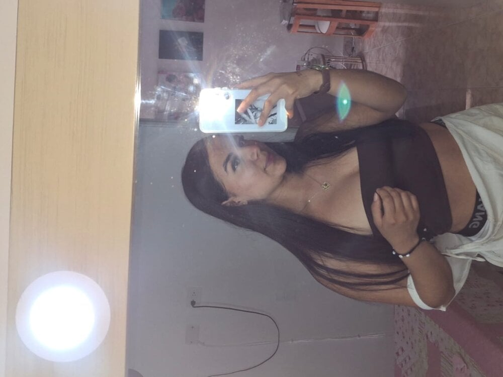 stripchat nicolmartinez21 webcam profile pic via pornos.live