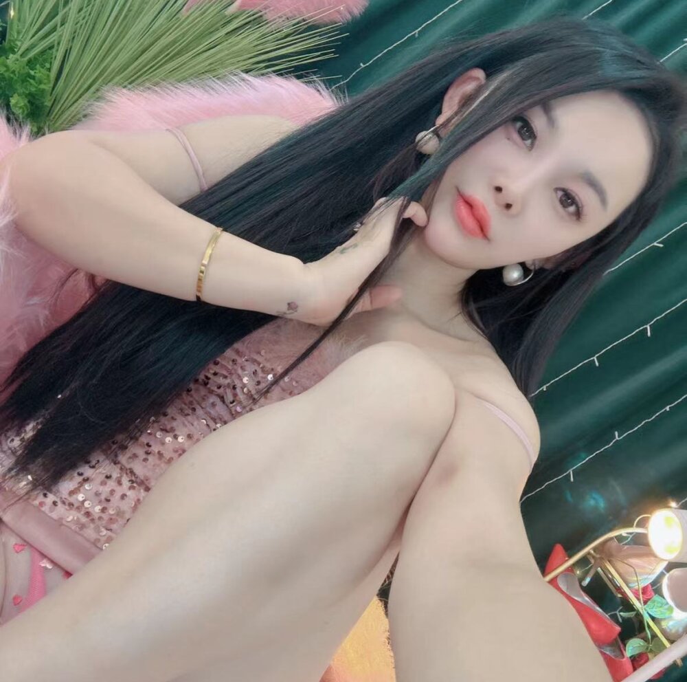 Live sex webcam photo for TTT8899 #290223275