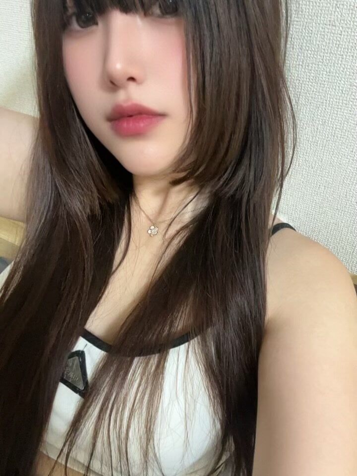 Miumiu68x's Offline XXX Chat