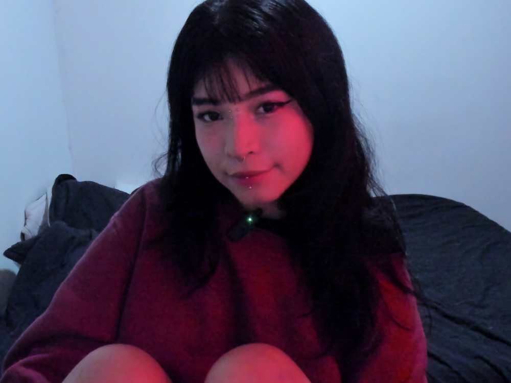 UwU-kira live cam model at StripChat