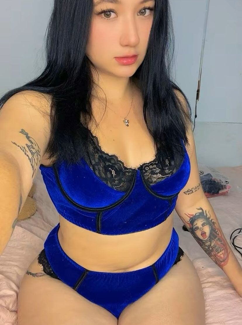 caroolinefox from stripchat