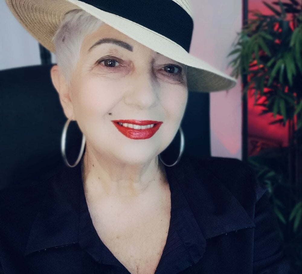 LovelyHelena Offline XXX-Chat