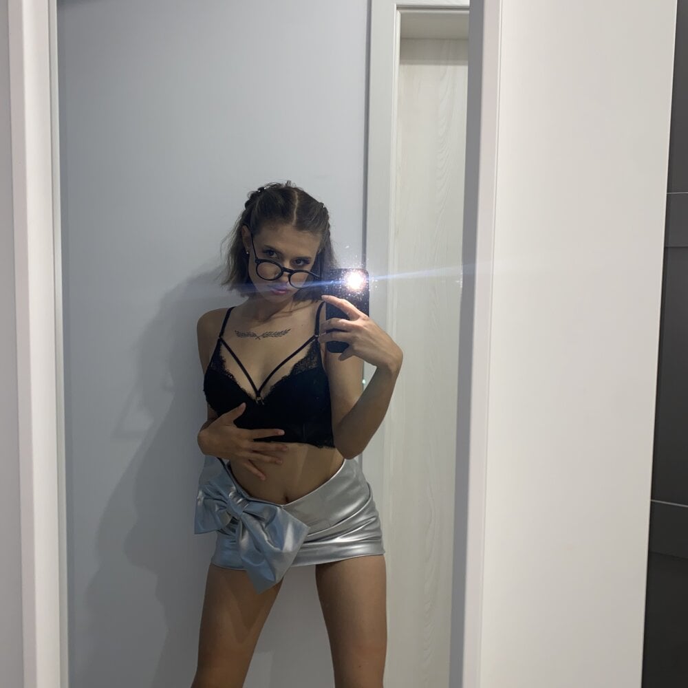 aishakali from stripchat