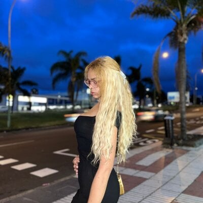 Kata23cmhard Trans Spanishspeaking Online Cam Striptease