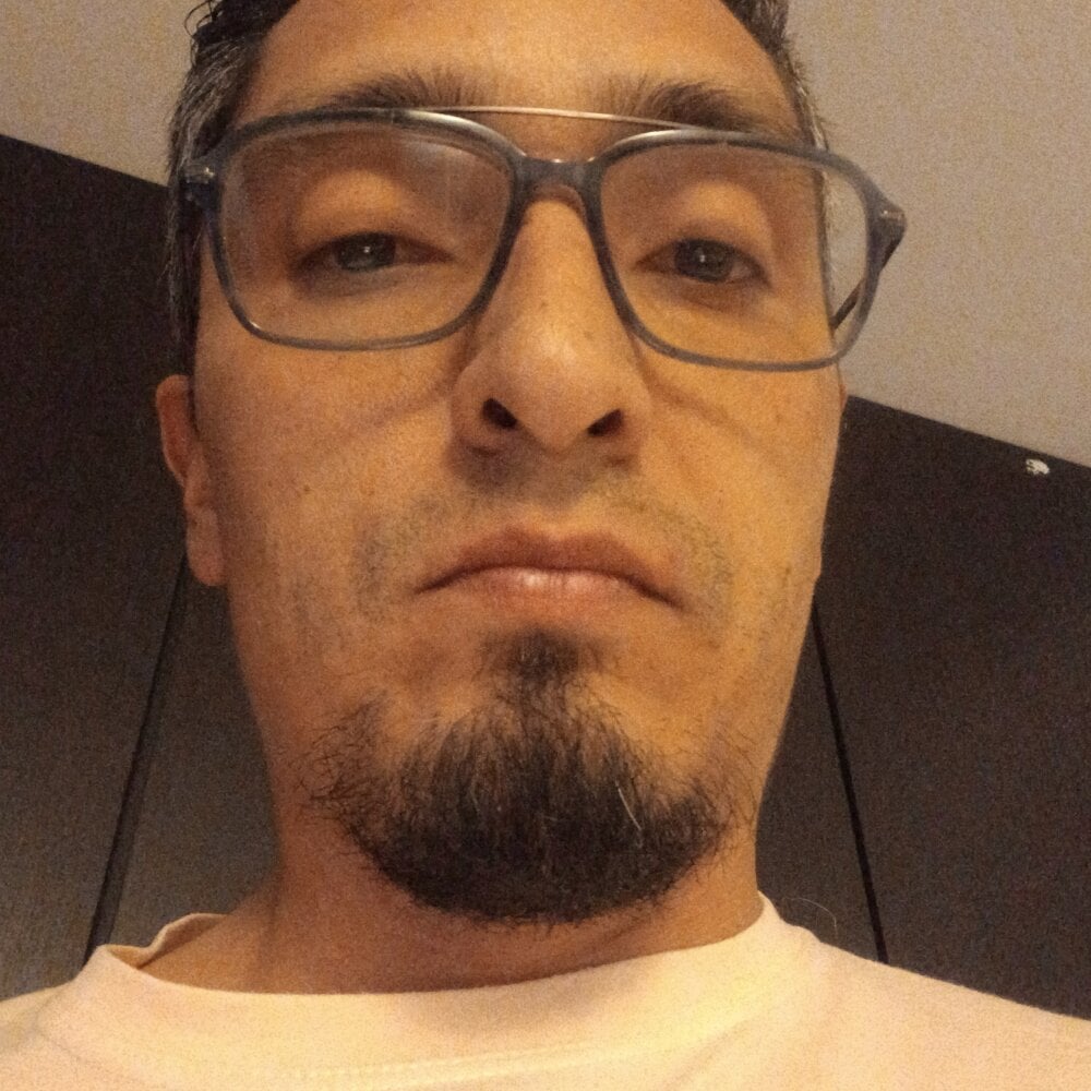 eduardohot15_80 from stripchat