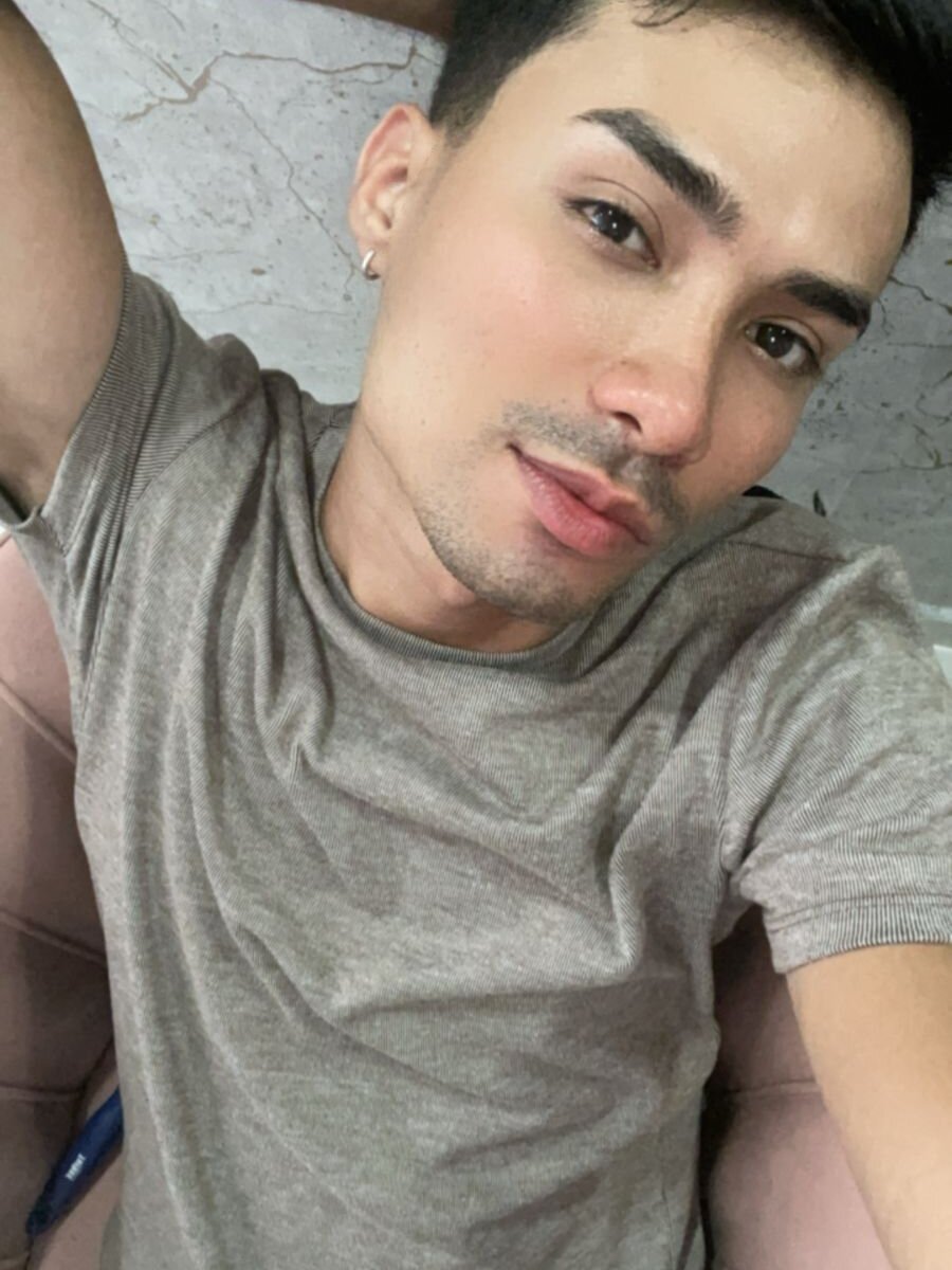GuysVeryHot69 profile