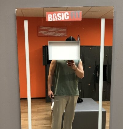 Nudistboyy22