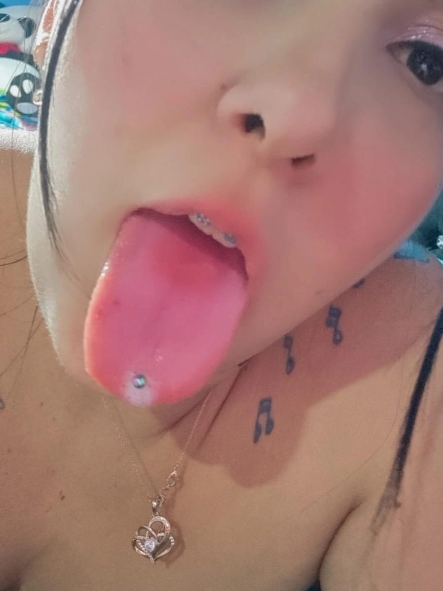 my-kitty Videos: Cam4 ChatUrbate Online - ONScreens.me
