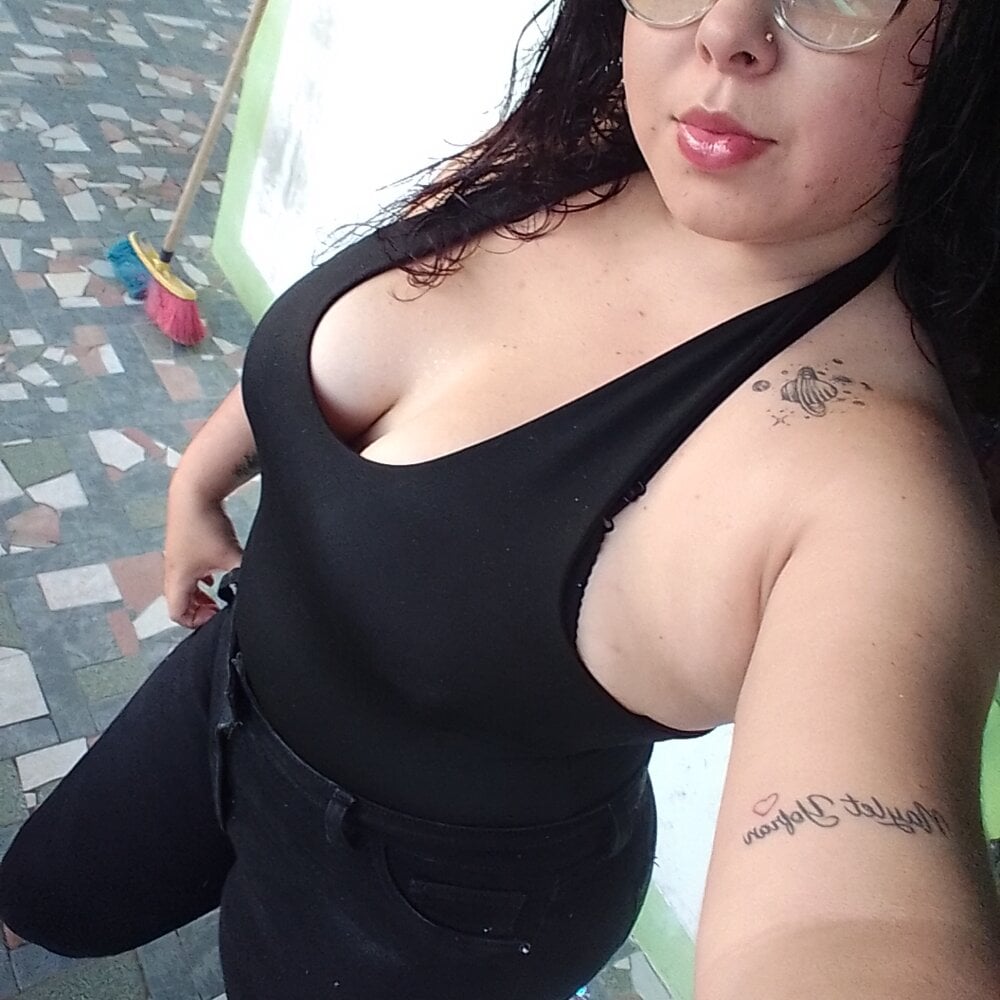 MILANGELA25 Obrolan XXX Offline