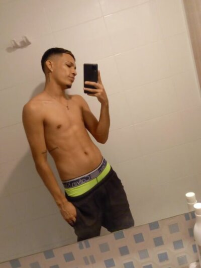 dave_skinnycum 🤴 online sex cam